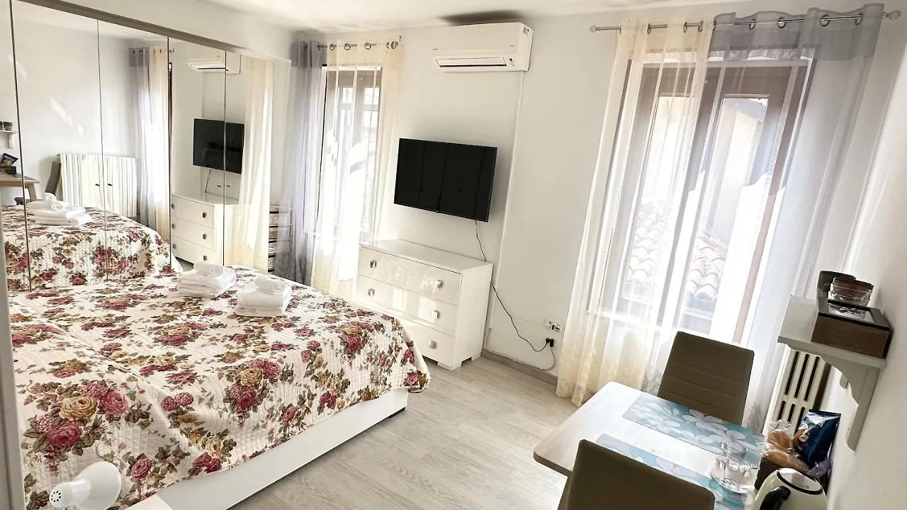 Hotel Da Enzo à Desenzano del Garda Maison d'hôtes